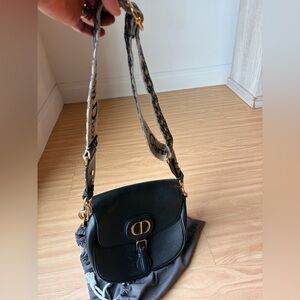 Black Leather Shoulder Bag serial 19-MA-0185